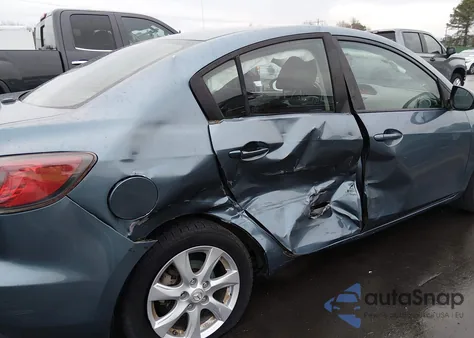 2011 Mazda Mazda3 I Touring z USA, uszkodzony, nr VIN JM1BL1VF1B1418910